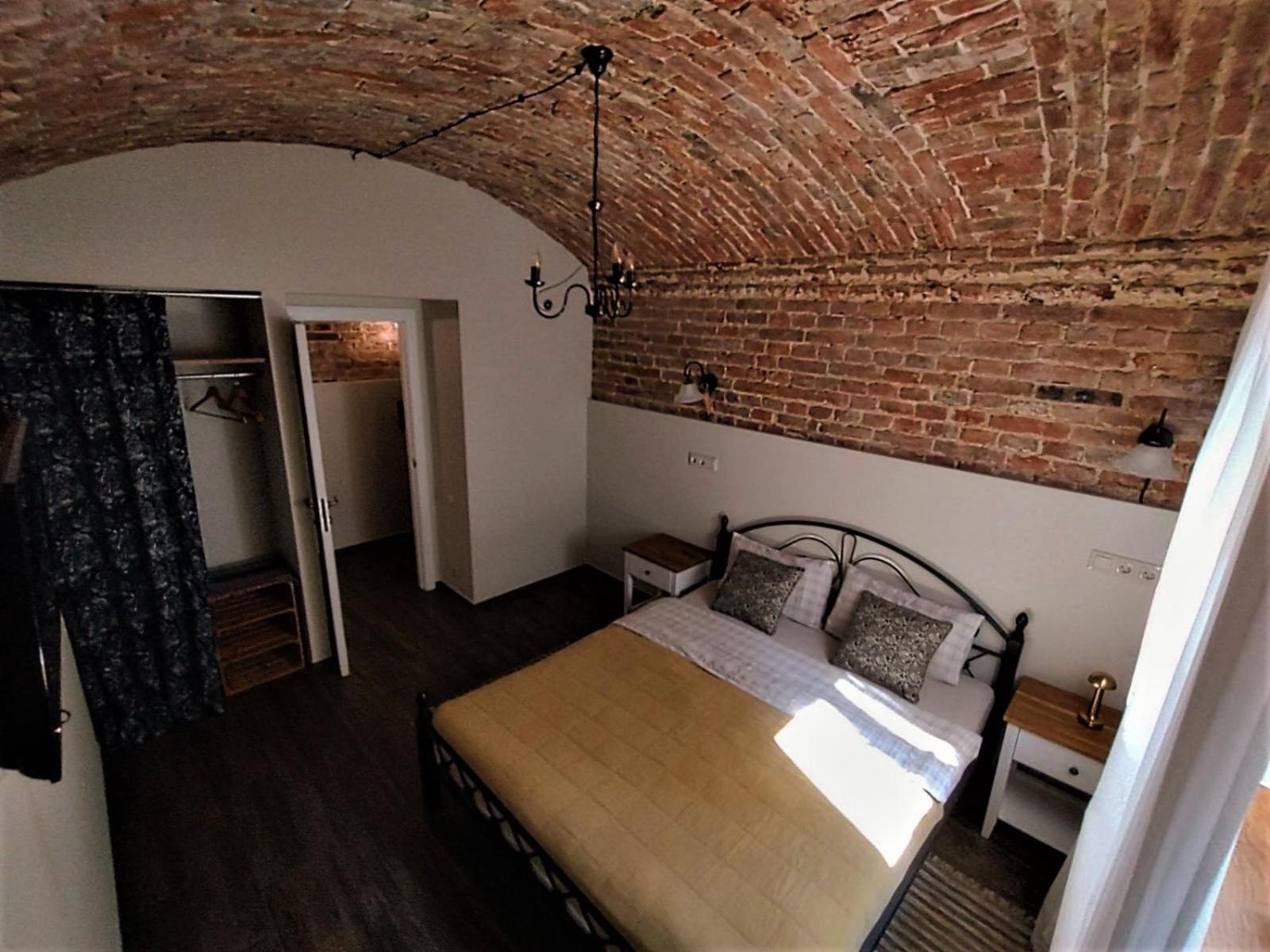 Мури Старого Львова Apartment ภายนอก รูปภาพ